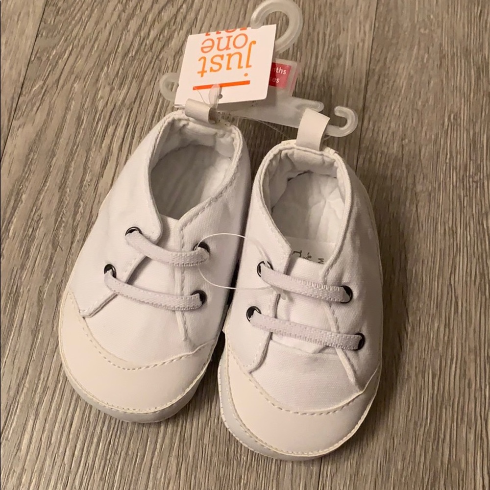 Baby shoes - white canvas